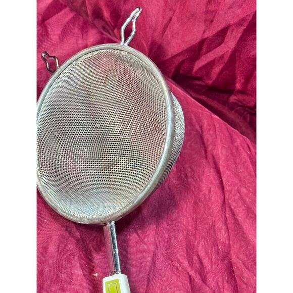 Vintage Flour Sifter w/White & Green Handle Retro Mid Century - Picture 3 of 6